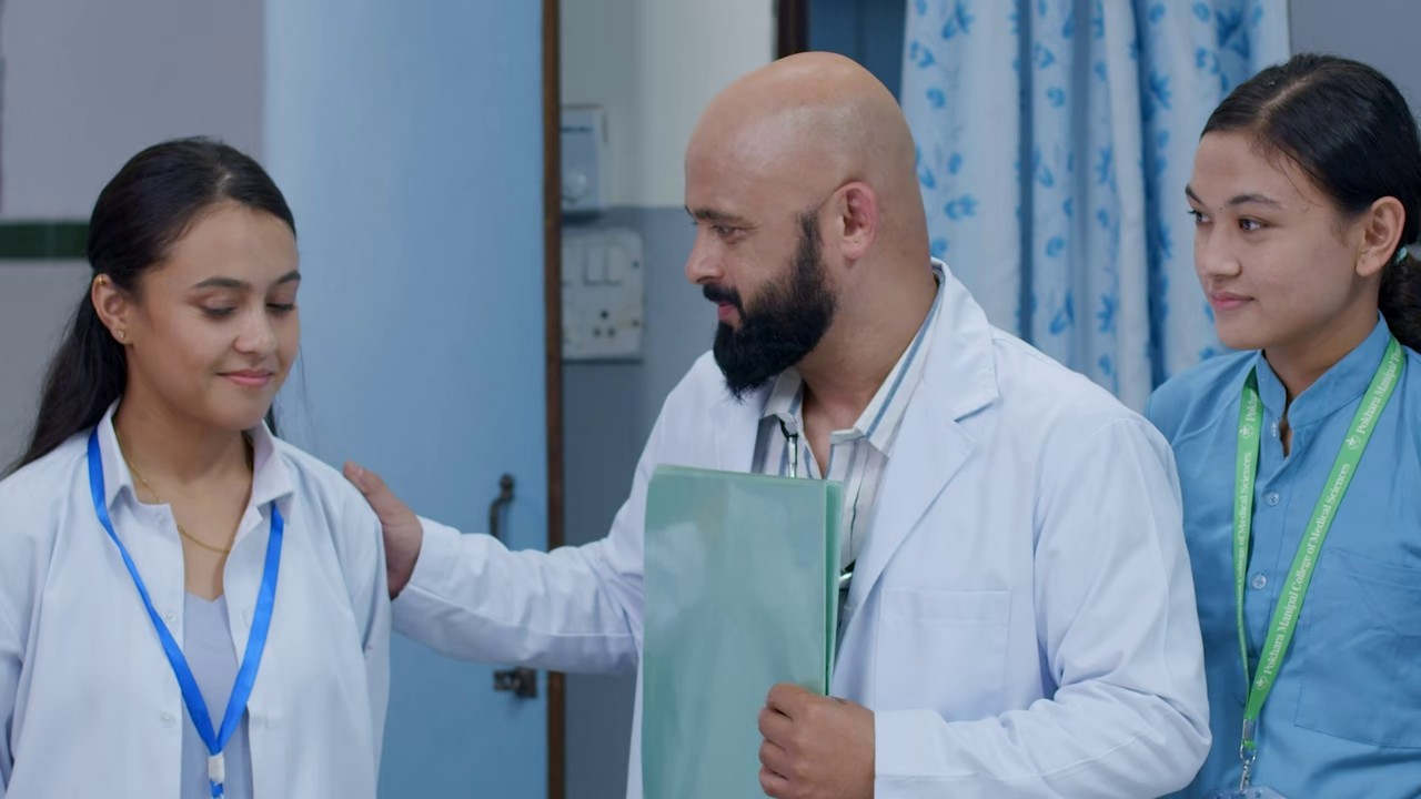 Chitra (2024) AMZN WEB-DL Hindi 720p HEVC AAC 2.0 ESub B4uHD.mkv.0004